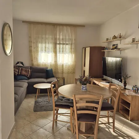 Toth Apartment Kovacic